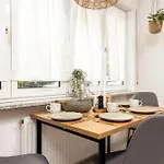 Luna I Lage I Terrace I Stellplatz * دريسدن