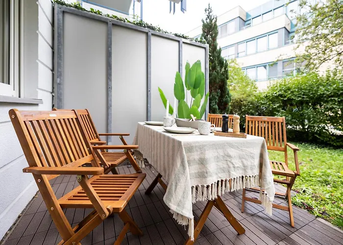 Luna I Lage I Terrace I Stellplatz * Dresden